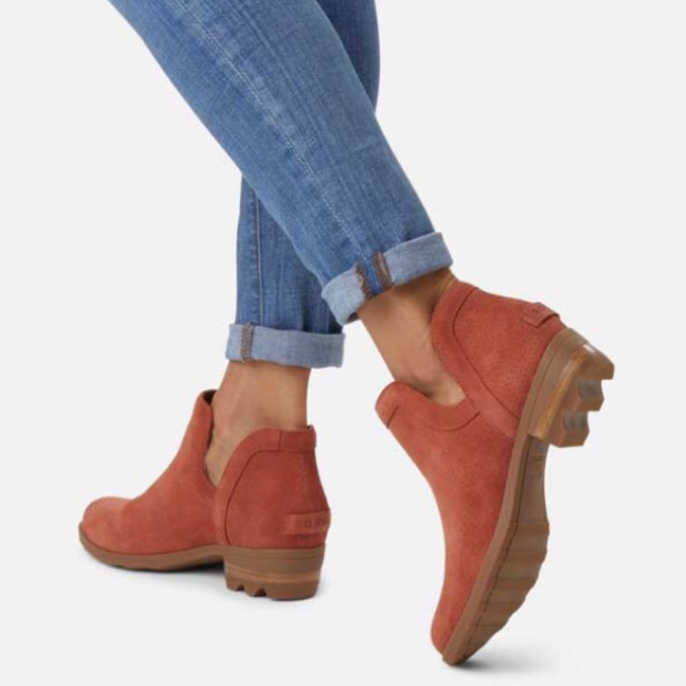 Sorel Lolla Cut Out Bootie Tek Brown size 8.5